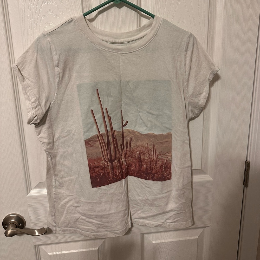 women’s graphic tee